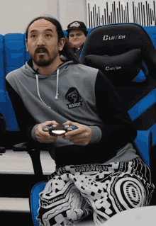 Playing Video Games GIF - Playing Video Games Focus GIFs