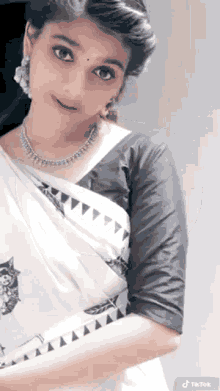Saree Girl Tamil GIF - Saree Girl Tamil Sareelove GIFs