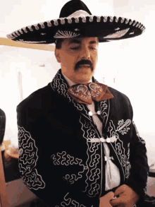 Cristian Castro Viva Mexico GIF - Cristian Castro Viva Mexico Mariachi GIFs