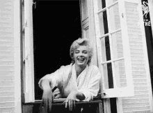 Marilyn Monroe Waving GIF - Marilyn Monroe Waving Vintage GIFs