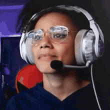 Nodding Blackkrystel GIF - Nodding Blackkrystel Queens Gaming Collective GIFs