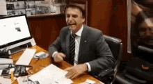 Giff Bolsonaro GIF - Giff Bolsonaro Laugh GIFs