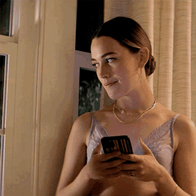 Victoria Pedretti Love GIF Victoria Pedretti Love Love Quinn Discover Share GIFs