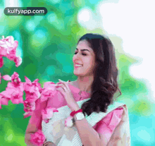 Nayanthara.Gif GIF - Nayanthara Flowers Heroines GIFs