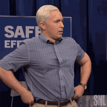 Panicking Mike Pence GIF - Panicking Mike Pence Saturday Night Live GIFs