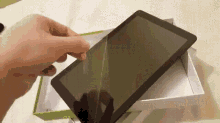 Ipad Peel Off GIF - Ipad Peel Off Screen Protector GIFs