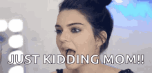 Kendall Jenner Sexy Wink GIF - Kendall Jenner Sexy Wink Wink GIFs