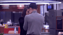 Aragoneses Beso GIF - Aragoneses Beso Couple GIFs