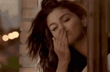 Muah GIF - Selena Gomez Kiss Flying Kiss GIFs