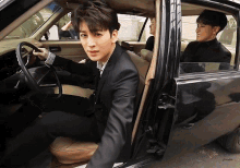 Yunhyeong Ikon Kpop Idol Handsome Ok Suit Face Car GIF - Yunhyeong Ikon Kpop Idol Handsome Ok Suit Face Car GIFs