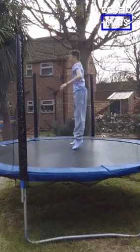 Trampoline Fail Faceplant GIF - Trampoline Fail Faceplant Ouch - Discover &  Share GIFs