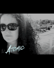 Lisa Sunglasses GIF - Lisa Sunglasses Atomic GIFs