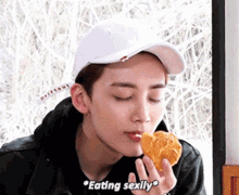 Eating Seventeen GIF - Eating Seventeen Seventeen Jeonghan GIFs