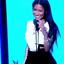 Smile Nicki Minaj GIF - Smile Nicki Minaj Performance GIFs