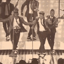 Bruno Mars Dancing GIF - Bruno Mars Dancing Concert GIFs