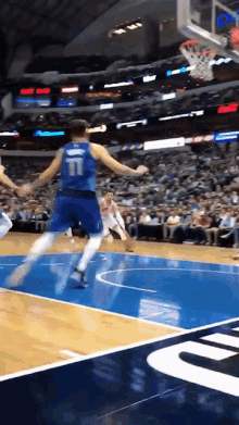 Zach LaVine Throws Down the Space Jam Dunk: 2015 Sprite Slam-Dunk Contest  on Make a GIF