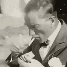 Smoke Atatürk Francisco GIF - Smoke Atatürk Smoke Atatürk GIFs