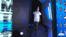 Im Here Entering GIF - Im Here Entering Entrance GIFs