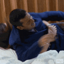 Sinking Bed GIF - Sinking Bed Surprise GIFs