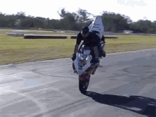 Motor Cycle Trick GIF - Motor Cycle Trick Willy GIFs