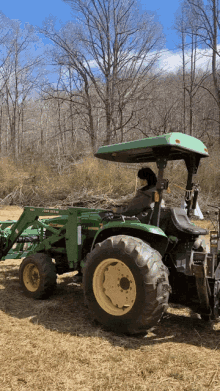 Tractor Luca GIF