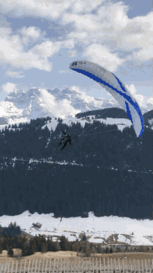Falling Parachute GIF - Falling Parachute Glide GIFs
