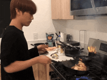 Tiot Minseoung Cooking GIF - Tiot Minseoung Cooking GIFs