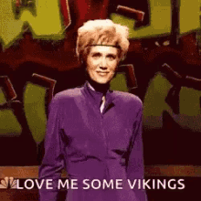 Vikings Kristen Wiig GIF - Vikings Kristen Wiig Dance GIFs