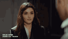 Hande Intrigued GIF - Hande Intrigued Interesting GIFs
