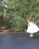 Girl Dying Flip Phone Style GIF - Girl Dying Flip Phone Style GIFs