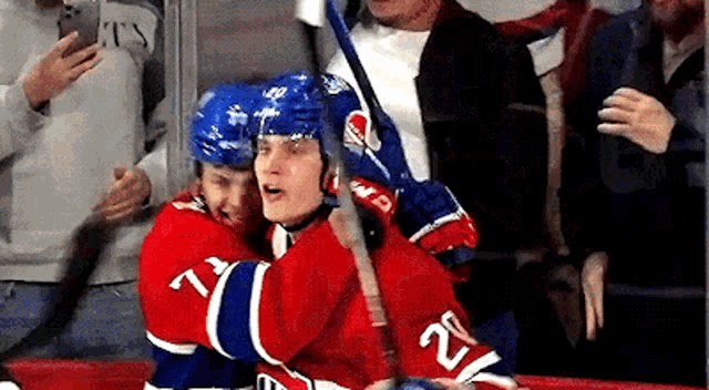 Montreal Canadiens Juraj Slafkovsky GIF - Montreal Canadiens Juraj  Slafkovsky Scare Off - Discover & Share GIFs