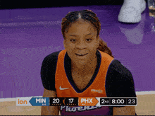 a basketball game is being played between the suns and the phx