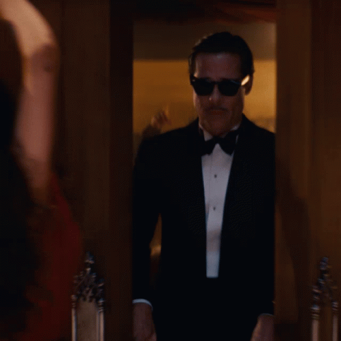 Going For A Drink Jack Conrad GIF - Going For A Drink Jack Conrad Brad Pitt  - Discover & Share GIFs