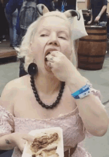 Eating Blonde GIF - Eating Blonde Hungry GIFs
