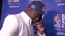 Zion Zion Williamson GIF - Zion Zion Williamson Zion On The Phone GIFs