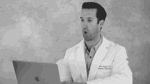 What Doctor Er GIF - What Doctor Er Dr Jordan Wagner GIFs