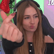 Itssky Twitch GIF - Itssky Twitch Finger Heart GIFs