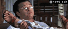 Hungama Raj Thackeray Spits On Manoj Joshi GIF - Hungama Raj Thackeray Spits On Manoj Joshi Gutkha Red GIFs