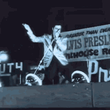 Elvis Elvispresley GIF - Elvis Elvispresley Elvis Dance GIFs