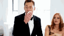 Jessica Chastain Cake GIF - Jessica Chastain Cake Tom Hiddleston GIFs