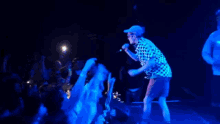 Singing Rapping GIF - Singing Rapping Concert Gig GIFs