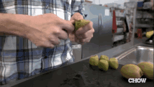 Cut The Ends Off Your Kiwis And Peel With A Spoon. GIF - Chow Cooking Hacks GIFs