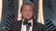 Hey Brad Pitt Golden Globe GIF - Hey Brad Pitt Golden Globe GIFs