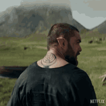 Look Back Fjall GIF - Look Back Fjall The Witcher Blood Origin GIFs