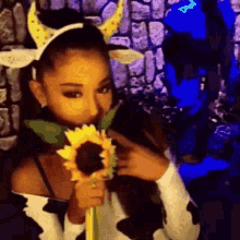 Ariana Grande Cow GIF - Ariana Grande Cow GIFs