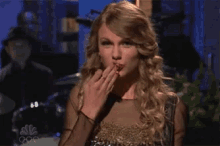 Taylor Swift Blowing Kisses GIF - Taylor Swift Blowing Kisses Kiss GIFs