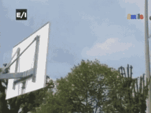 a basketball hoop with the letters e / i above it
