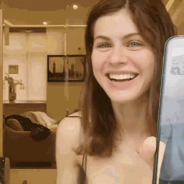 Alex Daddario Tits Alexandra Daddario Cleavage GIF - Alexandra Daddario Cleavage Boobs - Discover & Share GIFs
