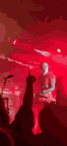 Yungblud Bye Yungblud Red GIF - Yungblud Bye Yungblud Red Yungblud Concert GIFs