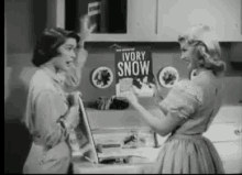 Ellen Burstyn Ivory Snow GIF - Ellen Burstyn Ivory Snow Tv Commercial GIFs